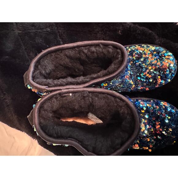 M UGG Classic Mini Stellar Sequin boot in black(multi iridescent chunky) sz 7 - Picture 11 of 13
